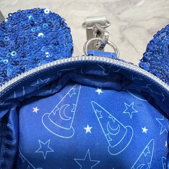 Disney x Loungefly Wishes Come True Blue Minnie Sequined Wristlet - Picture 5 of 5
